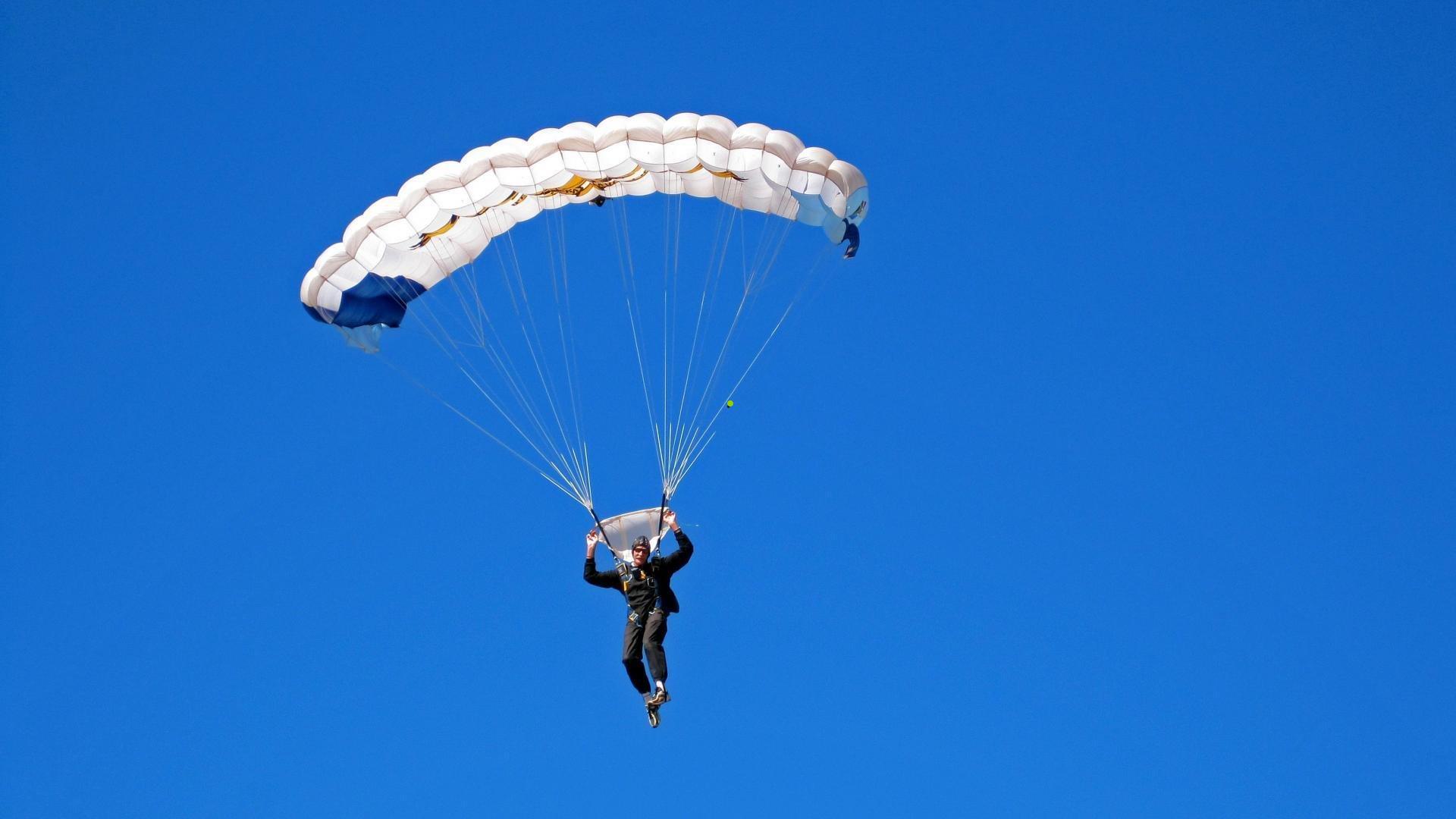 邓加直言巴西足球文化差异，我们的球员天生渴望登场