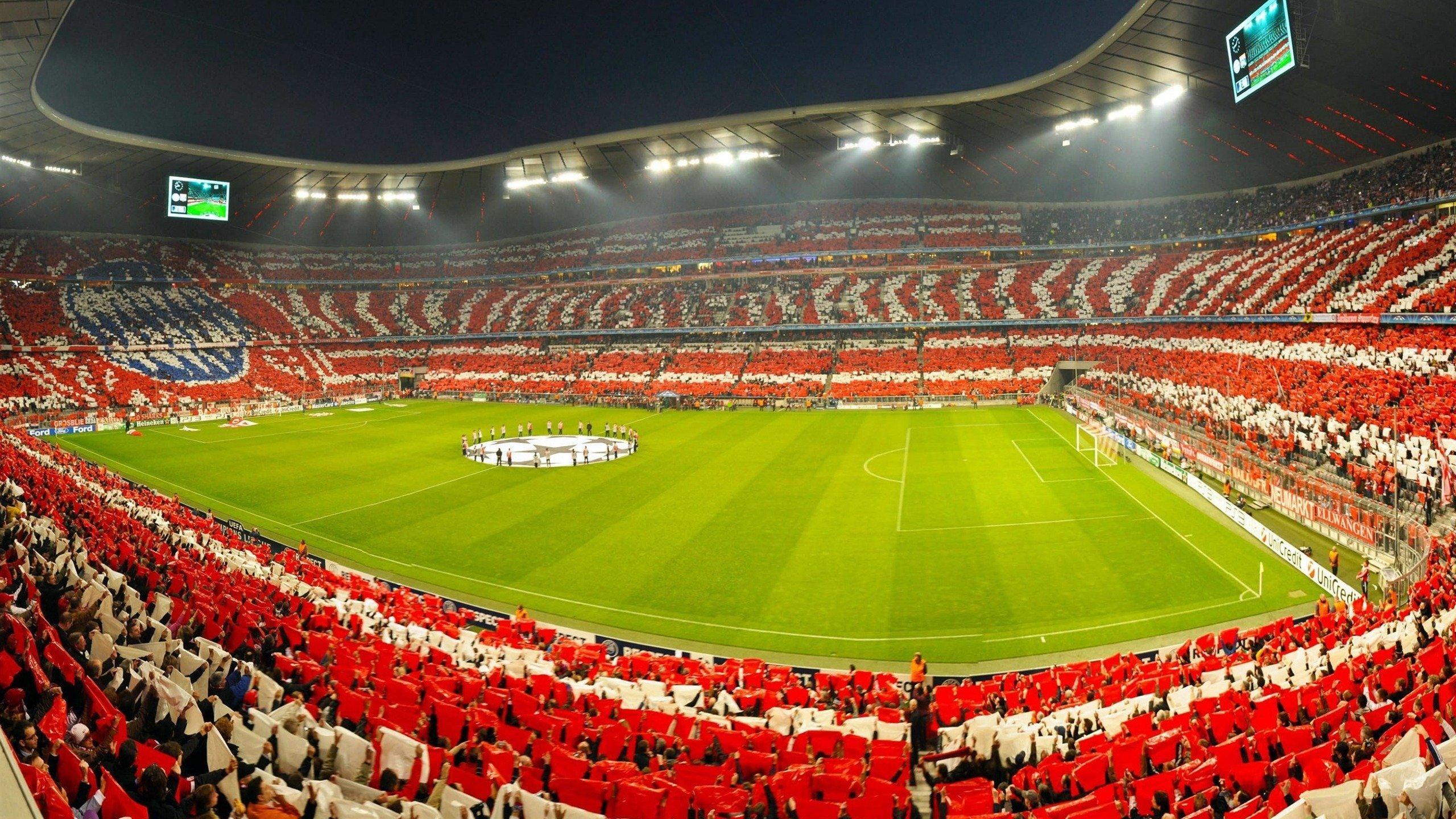 托普穆勒盛赞巴塞罗那阵容无短板，誉弗里克为德国足球光辉使者